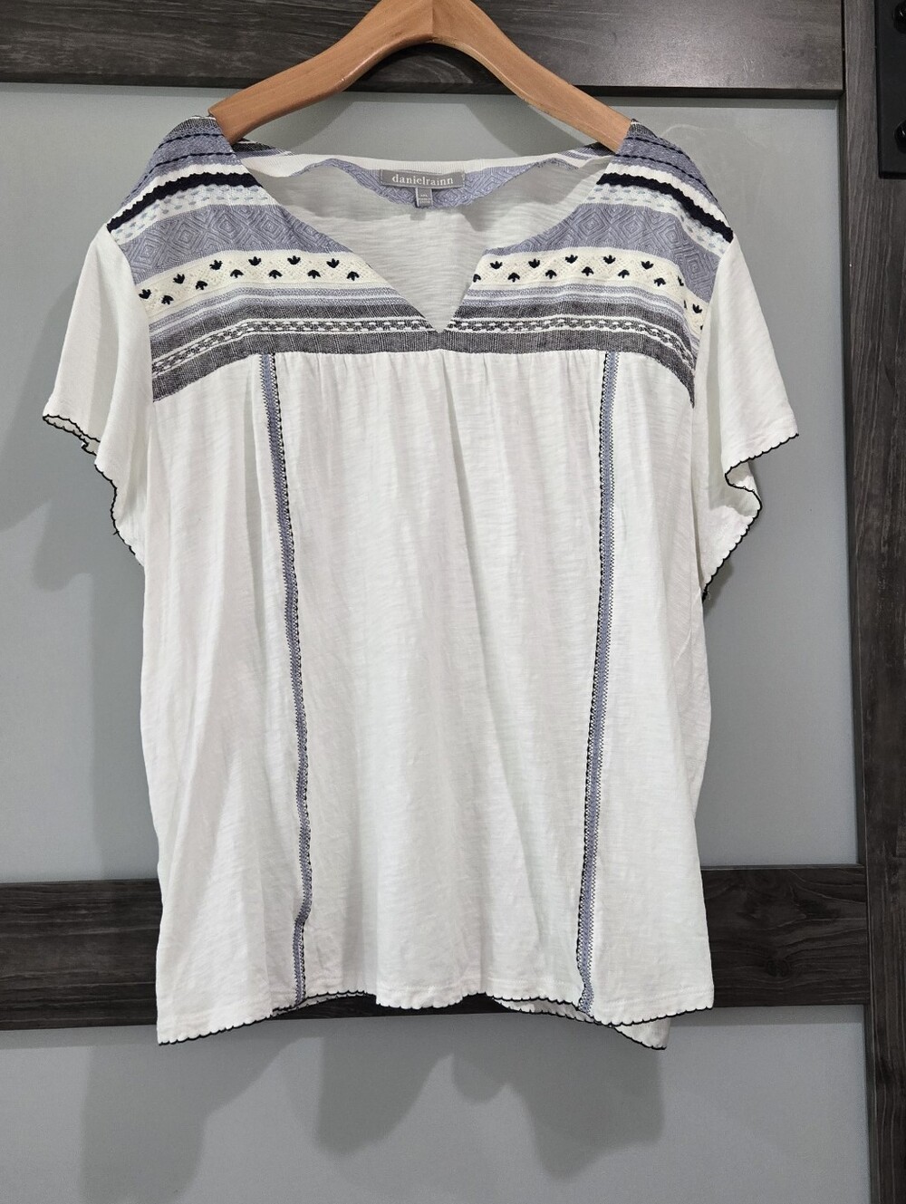 Daniel Rainn White Blue Embroidered Yoke Boho Top Blouse XXL Cotton Modal